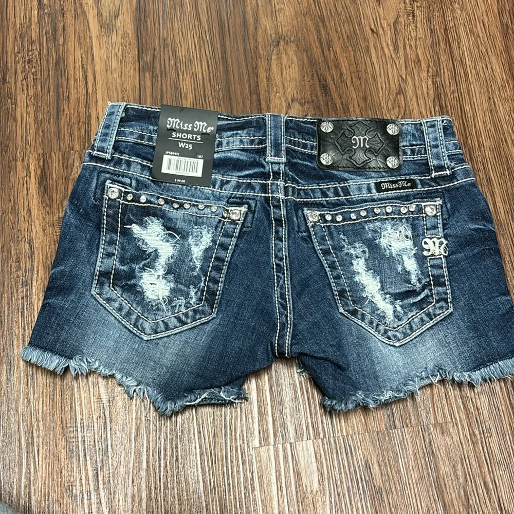 Shorts - Picture 2 of 2